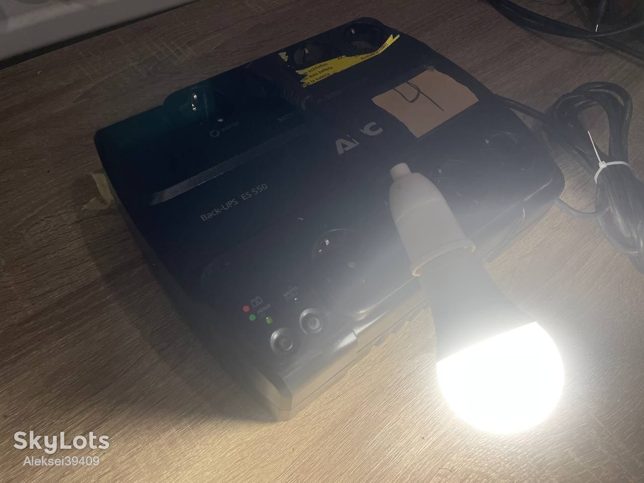 Джерело безперебійного живлення     (ИБП) APC Back-UPS ES 550VA / 330W     (BE550G-RS) - фото фото фото 4