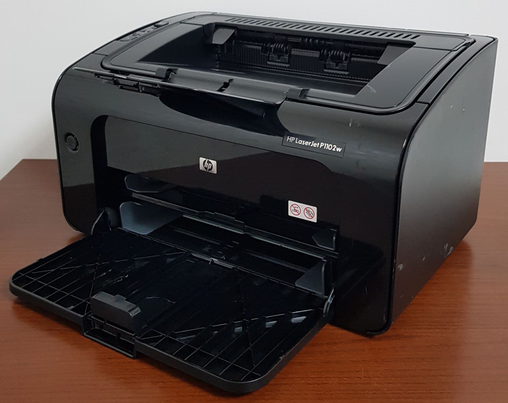 Принтер HP LaserJet Pro P1102w - фото фото фото 3
