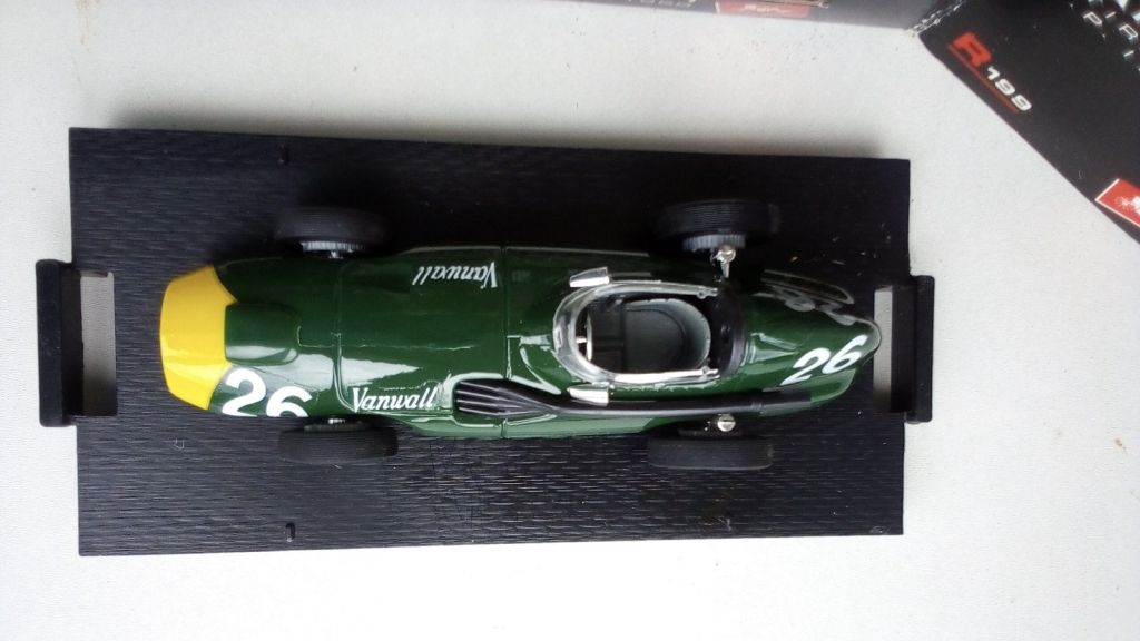 BRUMM Vanwall F1 1958 Stirling Moss GP Italia 1/43 - фото фото фото 6
