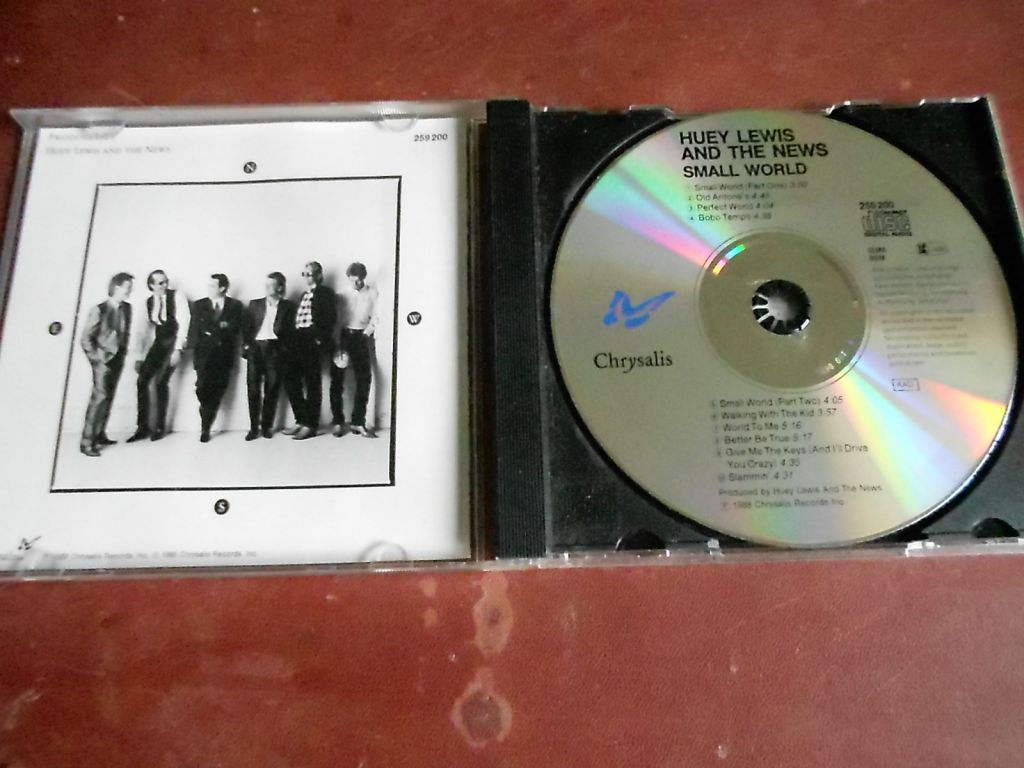 Huey Lewis And The News Small World CD фирменный б/у - фото фото фото 2