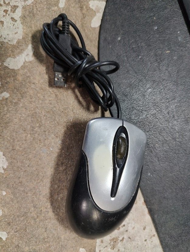 Брендовая оптическая мышь Genius NetScroll 100 USB № 250306216 - фото фото фото 0