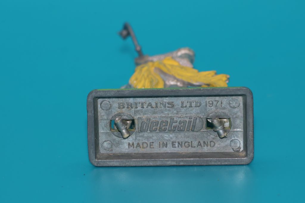 ЛИЦАР ХРЕСТОНОСЕЦЬ З КИСТЕНЕМ рыцарь  BRITAINS deetail 54мм АНГЛІЯ - фото фото фото 2