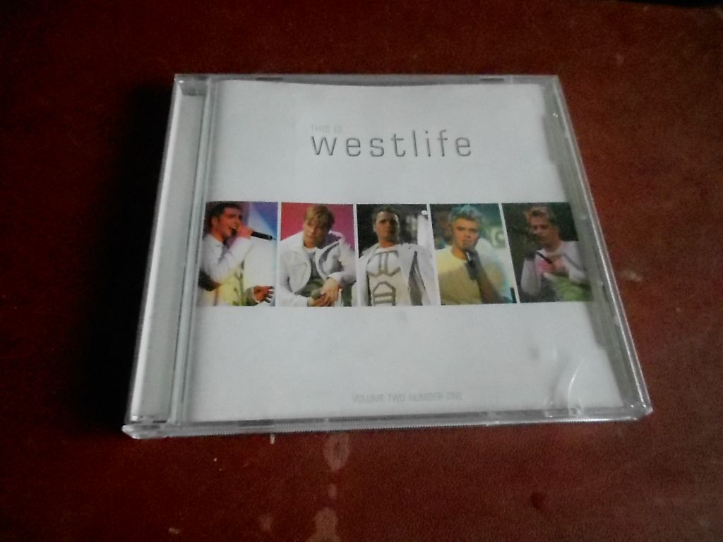 Westlife Volume Two Nomber One CD фирменный б/у - фото фото фото 0