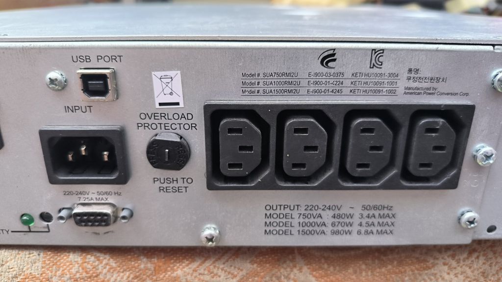 Безперебійник ДБЖ UPS APC Smart-UPS 1000VA USB RM 2U  (SUA1000RMI2U) - фото фото фото 2