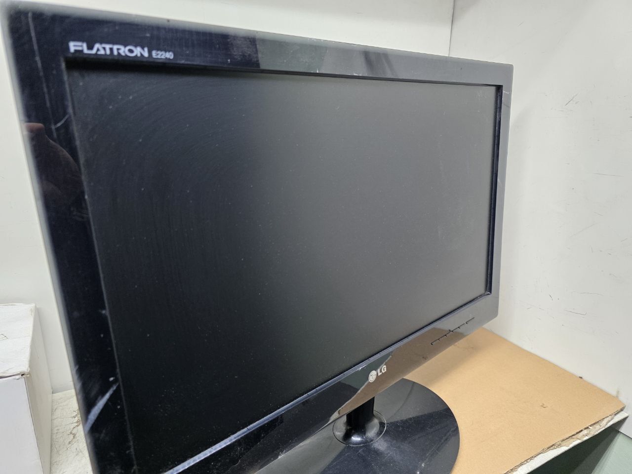 Монітор 22" LG Flatron E2240T-PN LED  (8096-1) - фото фото фото 3