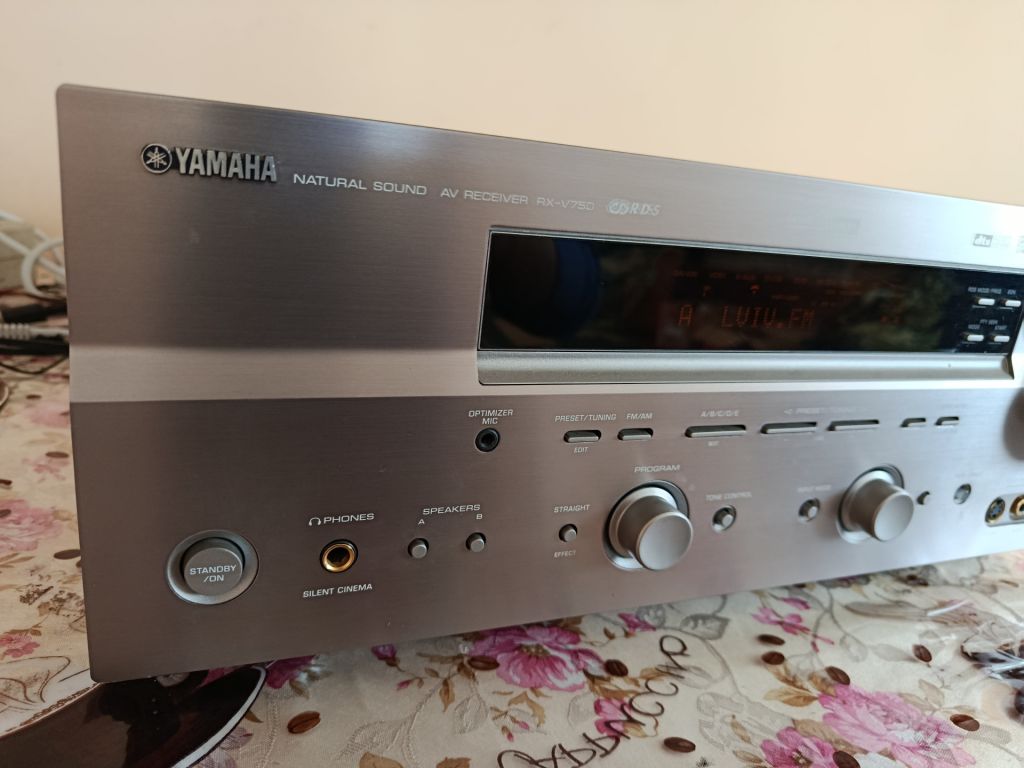 Ресівер YAMAHA RX-V750 - фото фото фото 1