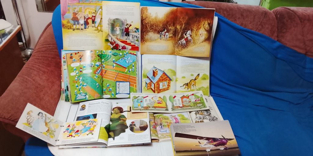 Детские красочные книжки. Шрек, Смурфики, голый король и пазлы. Диск. - фото фото фото 2