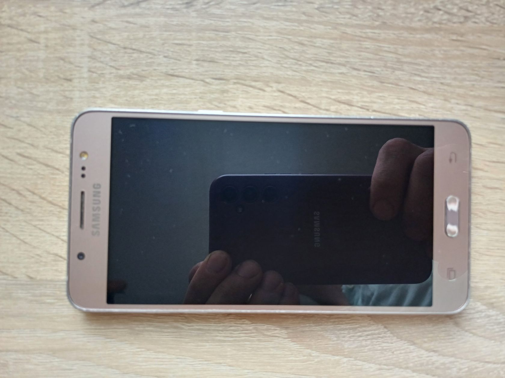 Телефон Samsung Galaxy J5 2016 16GB 2 SIM - фото фото фото 0