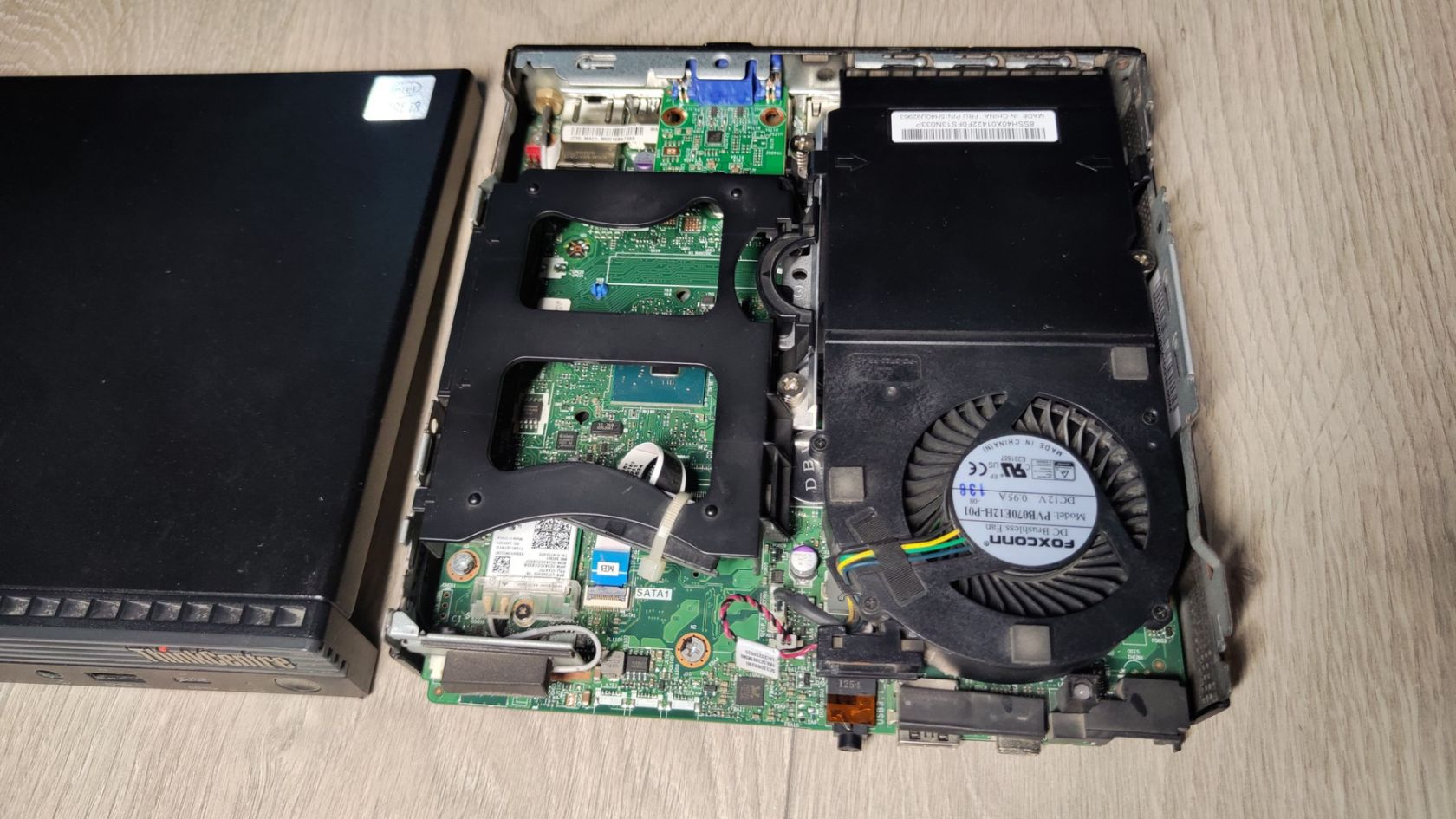 Lenovo ThinkCentre M70q i3-10100T не вмикається - фото фото фото 3
