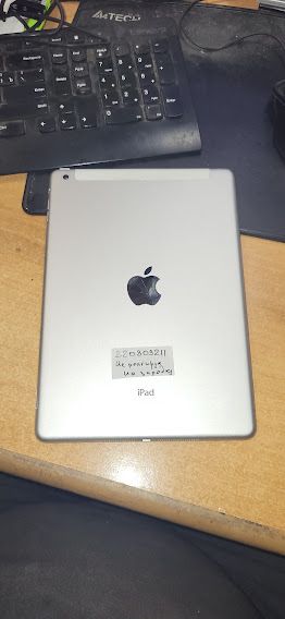 Планшет Apple iPad Air Wi-Fi 4G 16Gb № 220809211 - фото фото фото 6