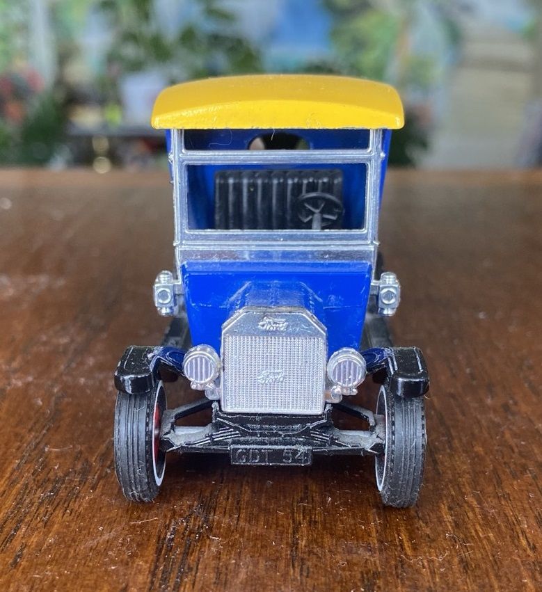 Модель автомобиля FORD MODEL T 1912 CUSTARD POWDER 1:43 YESTERYEAR MATCHBOX Англия - фото фото фото 1
