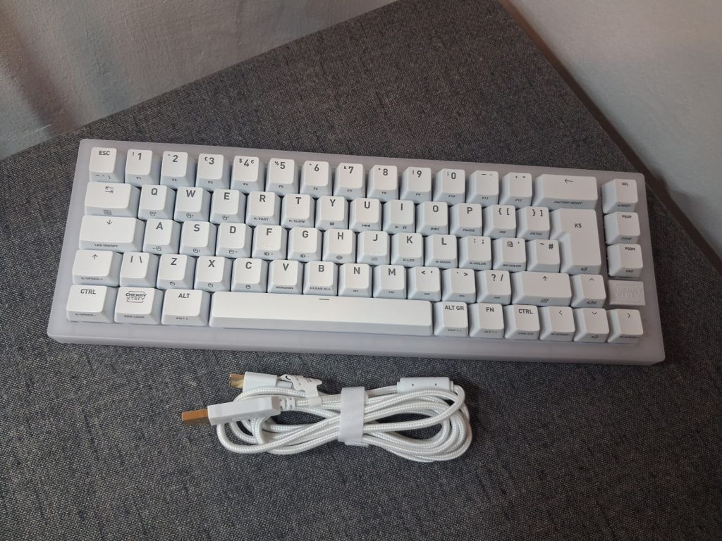 Клавіатура RGB механічна CHERRY XTRFY K5V2    (англійська розкладка) Уцінка!!! - фото фото фото 1