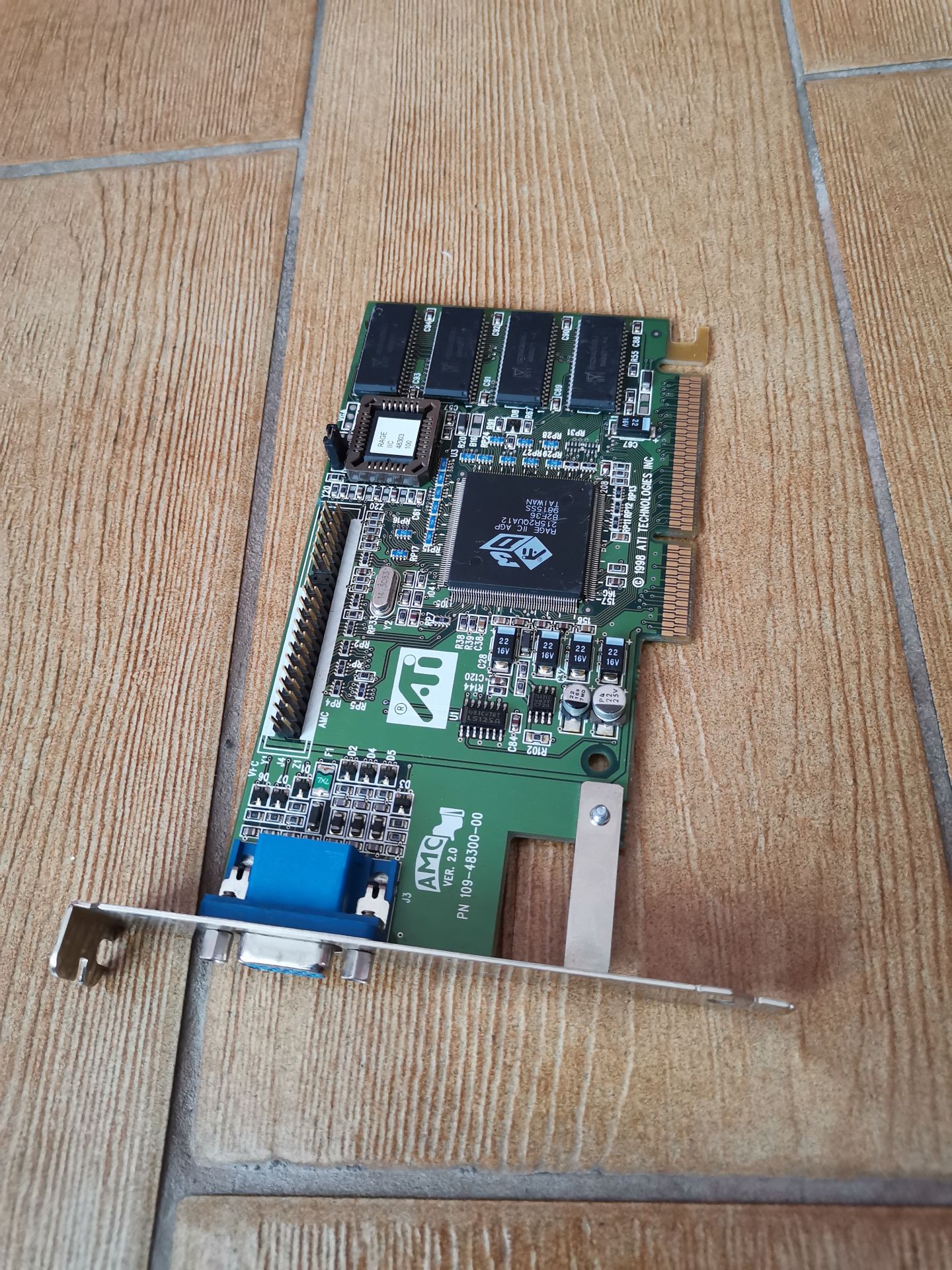 Видеокарта ATI 3D Rage IIC AGP SDRAM SDR - фото фото фото 0