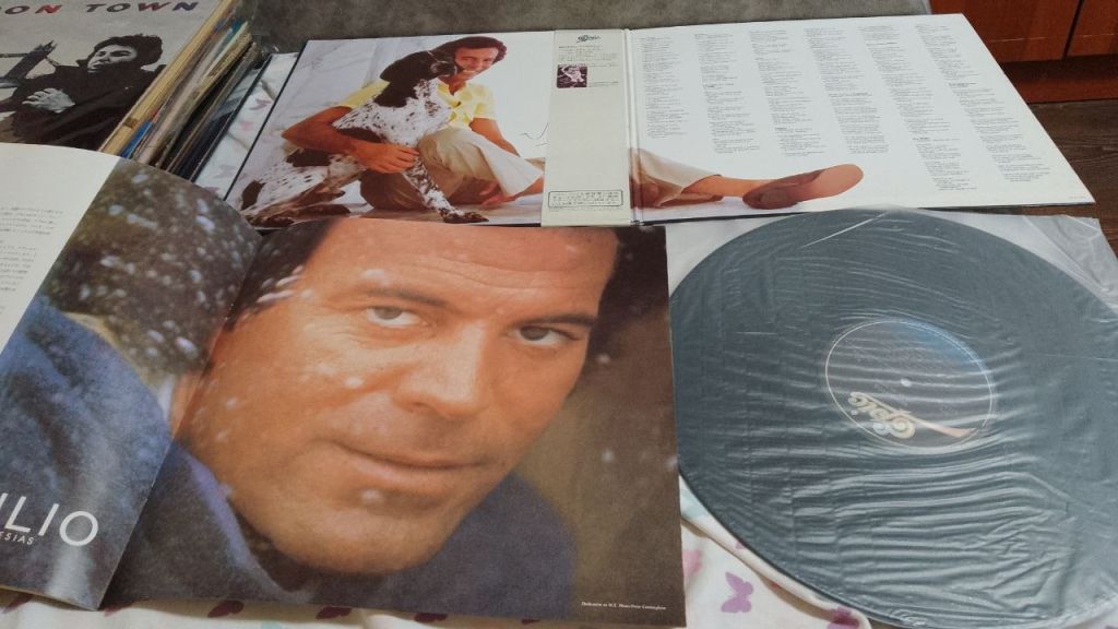 Julio Iglesias - Momentos. японский винил - фото фото фото 1