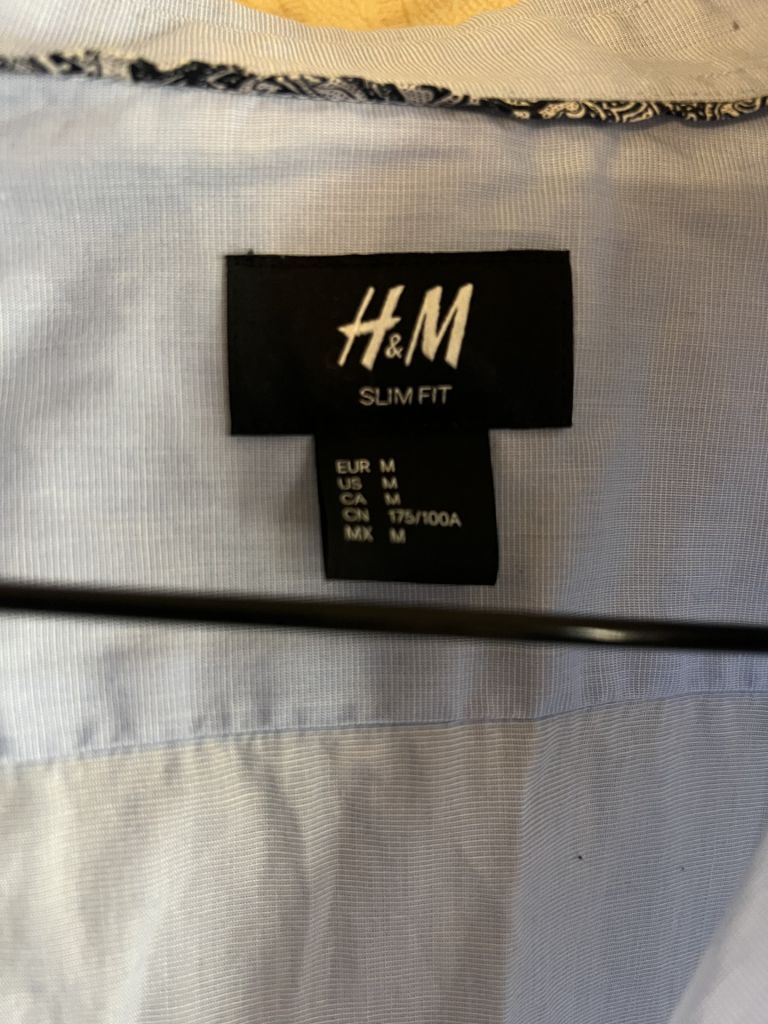 Рубашка H&amp;M. блакитного кольору чоловіча розмір М - фото фото фото 5