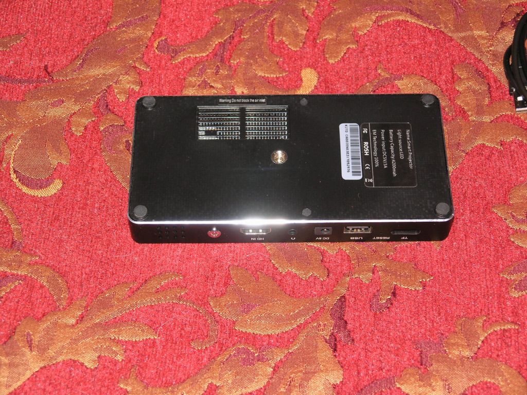 LED DLP карманный проектор Toumei C800: Android 4.4.4, аккумулятор 2 часа - фото фото фото 3