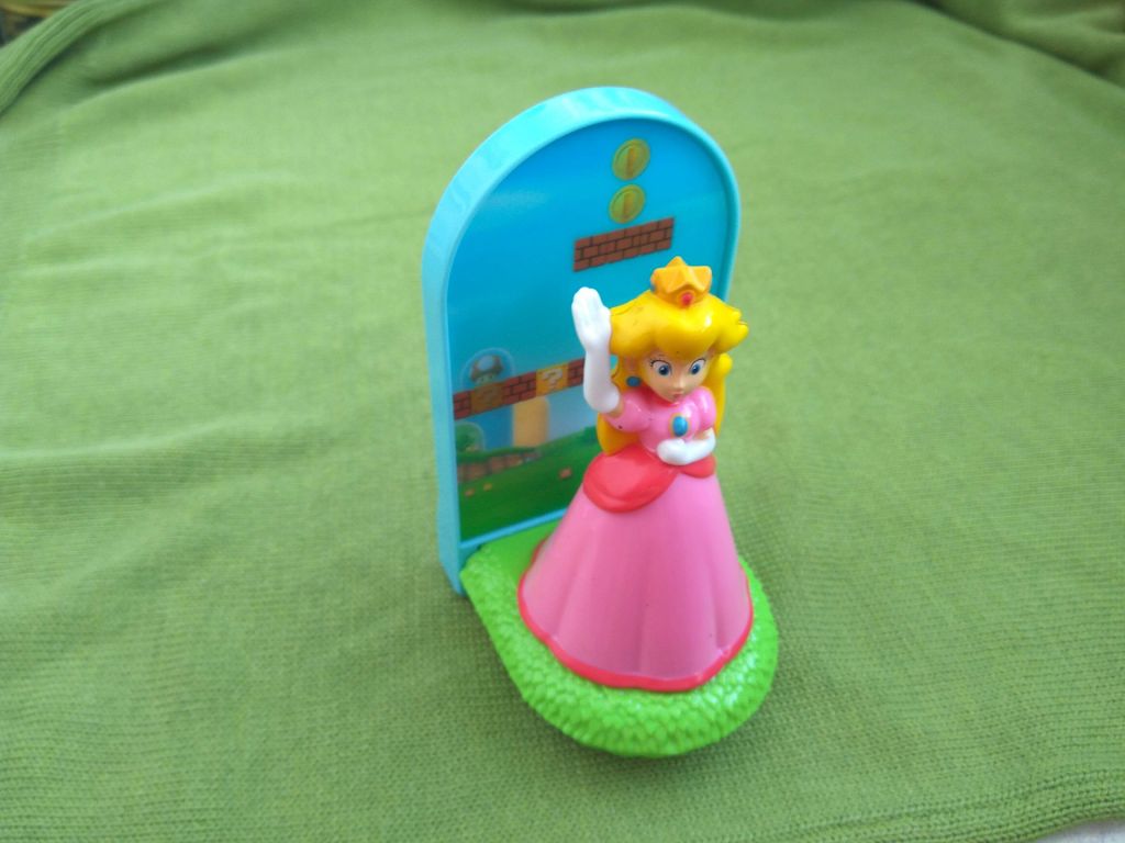 Игрушка фигурка Принцесса Пич Princess Peach из Марио McDonalds - фото фото фото 0
