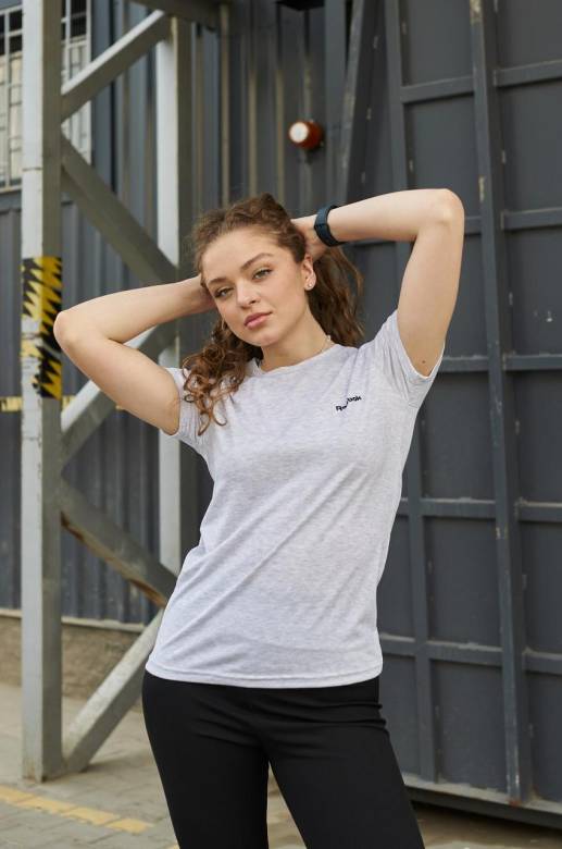Женская футболка Reebok серая - фото фото фото 2