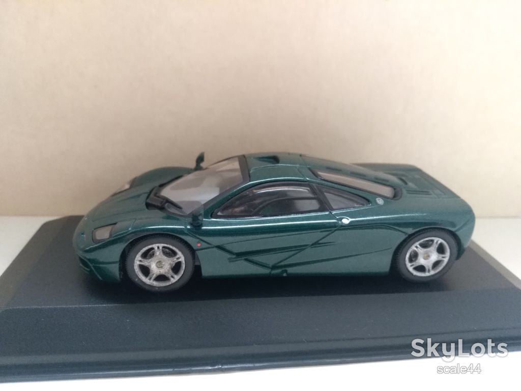 McLaren F1 Roadcar.Minichamps.1/43 - фото фото фото 1