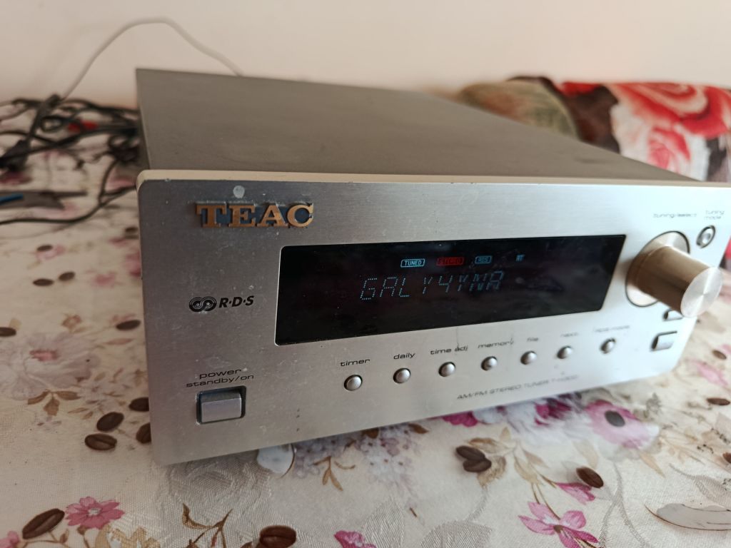 Радіоприймач TEAC T-H300 - фото фото фото 1