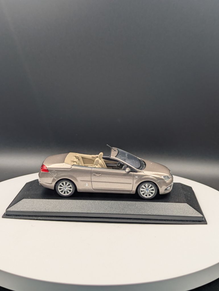 Ford Focus Cabrio 1:43 Minichamps - фото фото фото 4