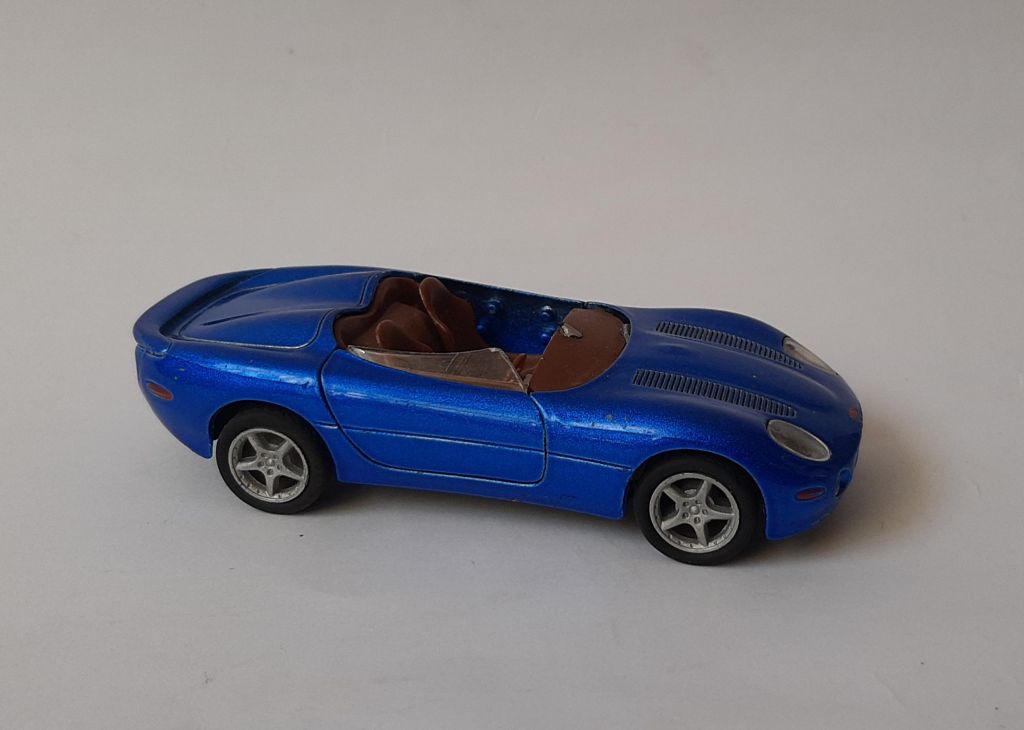 Модель Jaguar XK 180, WELLY, масштаб 1:43. номерная. - фото фото фото 0