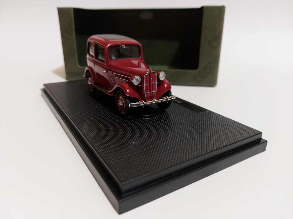 Ebbro 1:43 Datsun 17 Sedan  (1938) dark red - фото фото фото 6