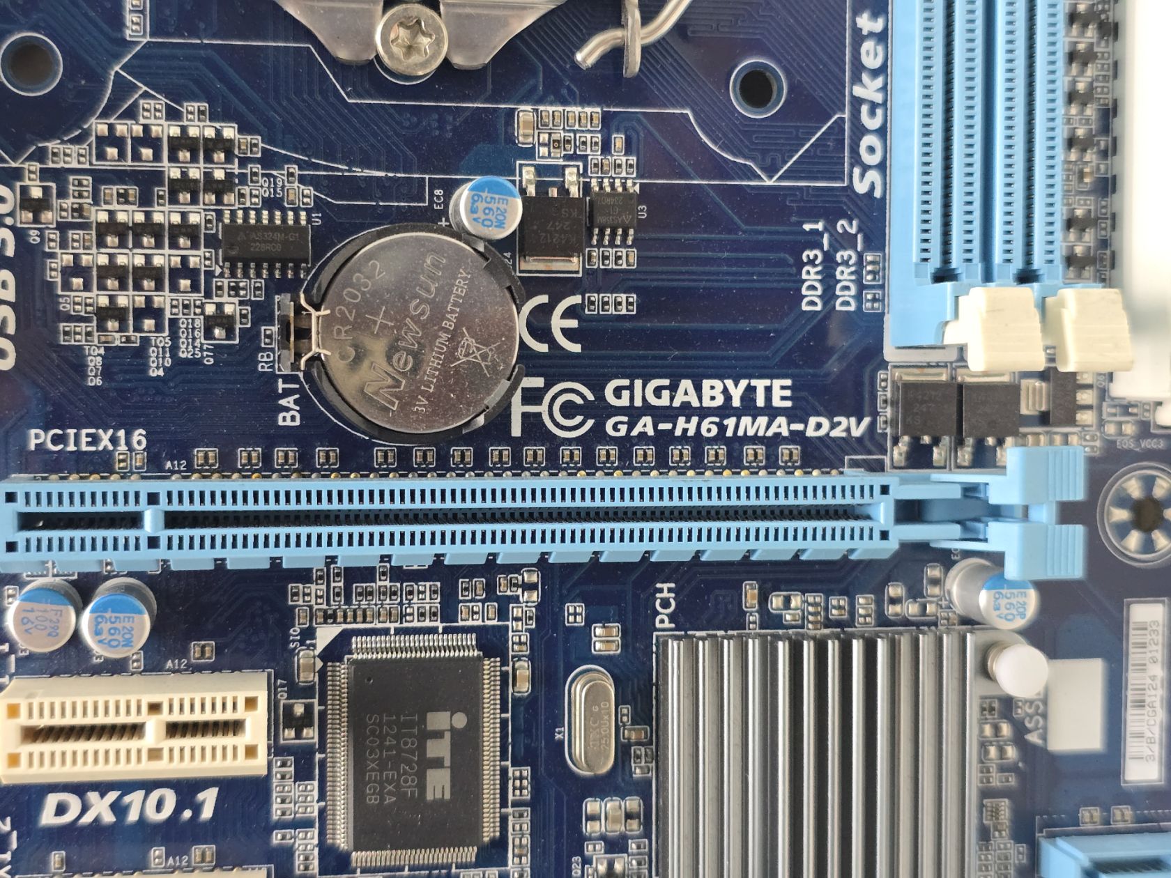 Материнская плата s1155 GIGABYTE GA-H61M-D2V  (Socket 1155,DDR3,б/у) - фото фото фото 2
