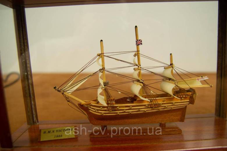 Макет корабля HMS VICTORY 1805 (У скляній вітрині) - фото фото фото 8
