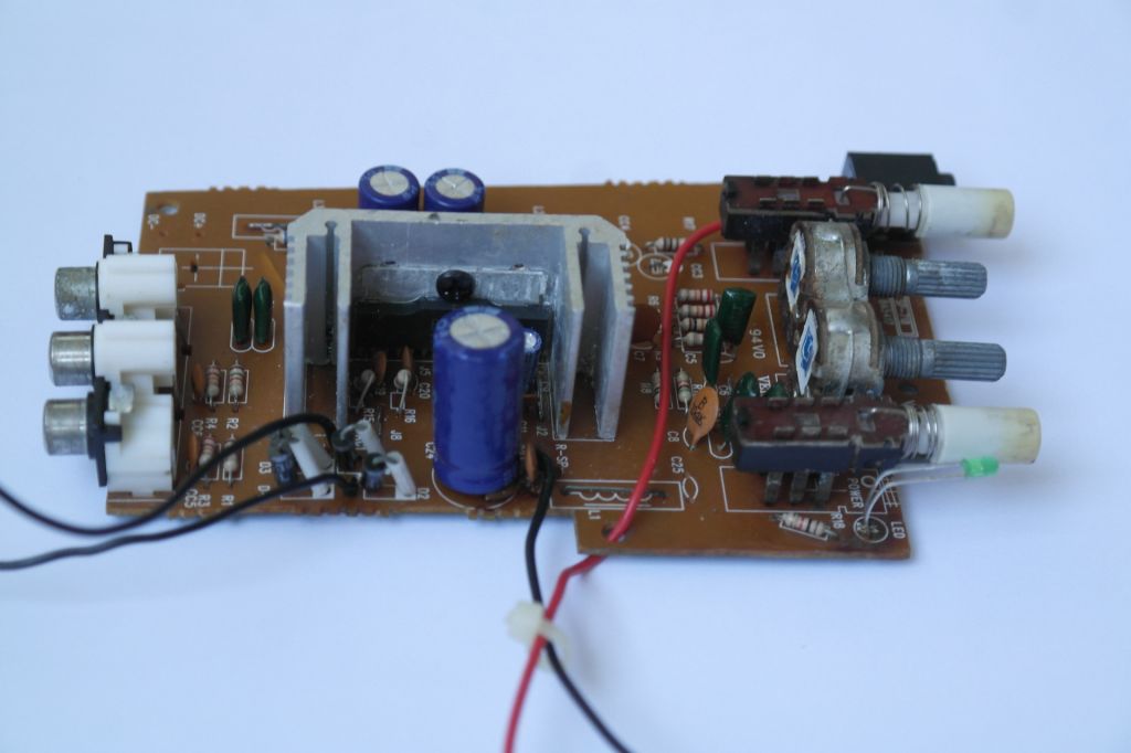 Усилитель Genius SP-718 2x5W - фото фото фото 4