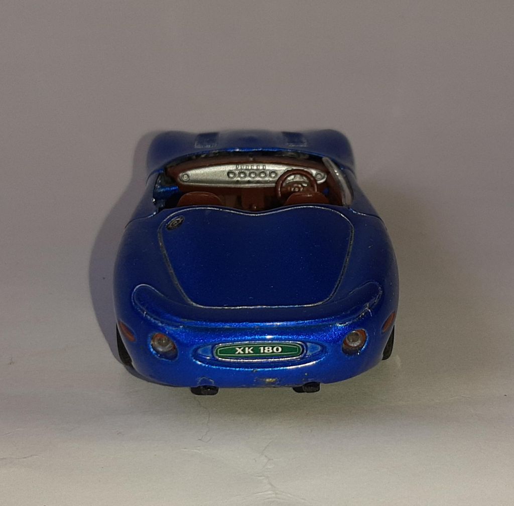 Модель Jaguar XK 180, WELLY, масштаб 1:43. номерная. - фото фото фото 3