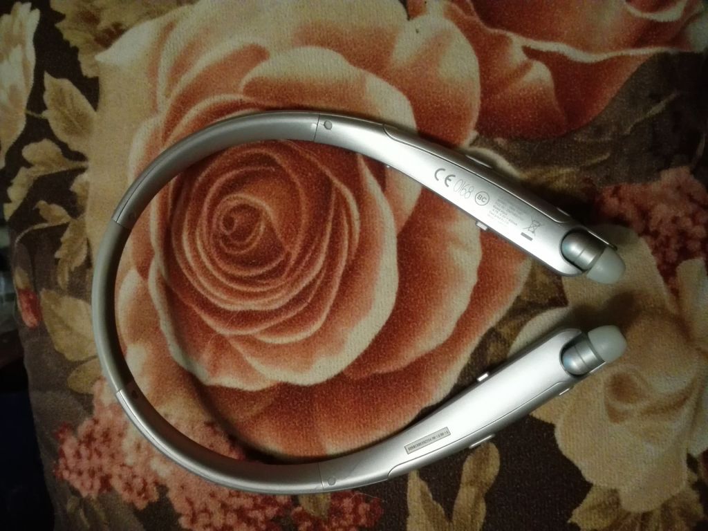 Bluetooth стерео гарнитура LG Tone HBS-1100 - фото фото фото 2