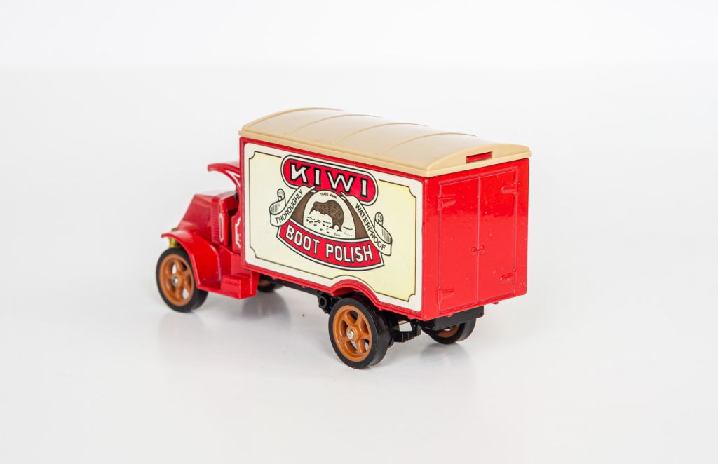 1:43 Mack model AC 1920 Kiwi Boot Polish, MATCHBOX Y-30 1986 - фото фото фото 2