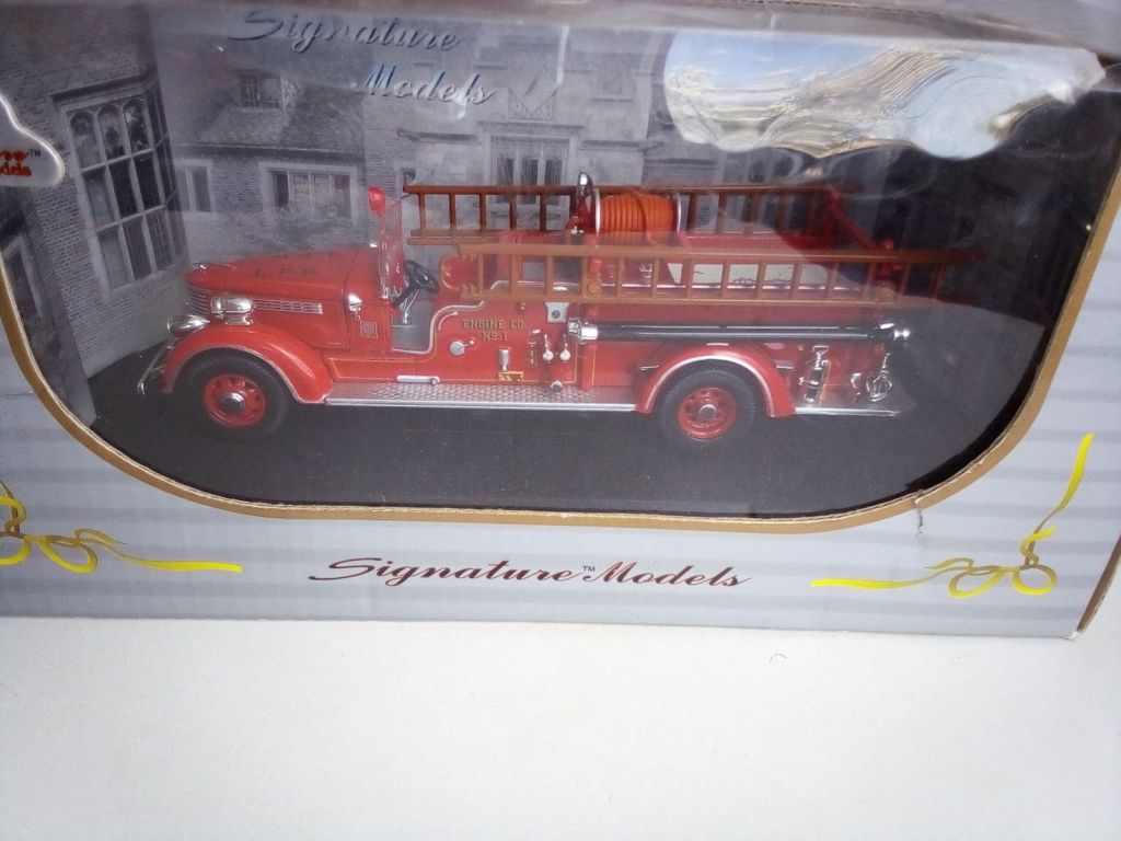 1939 Packard Fire Engine by Yat Ming 1/43 - фото фото фото 3