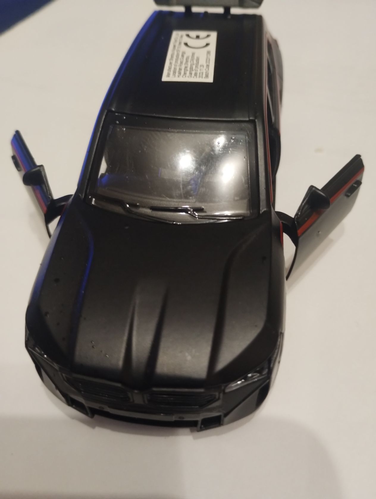 Іграшкова металева машинка, колекційна модель автомобиля BMW XM,  розмір 1/36 - фото фото фото 0