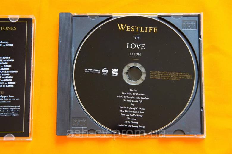 Музичний диск CD. WESTLIFE - The love album - фото фото фото 4
