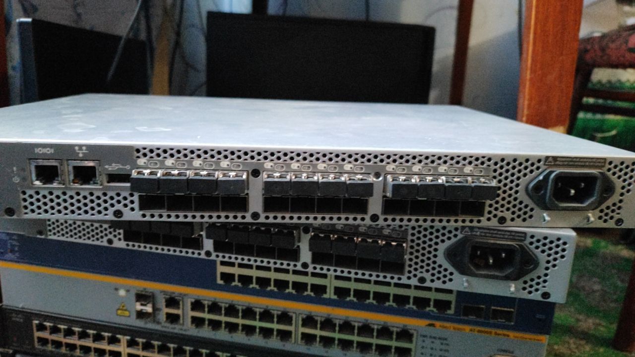 Комутатор hp StorageWorks 8/24x 8gb sfp+ - фото фото фото 0