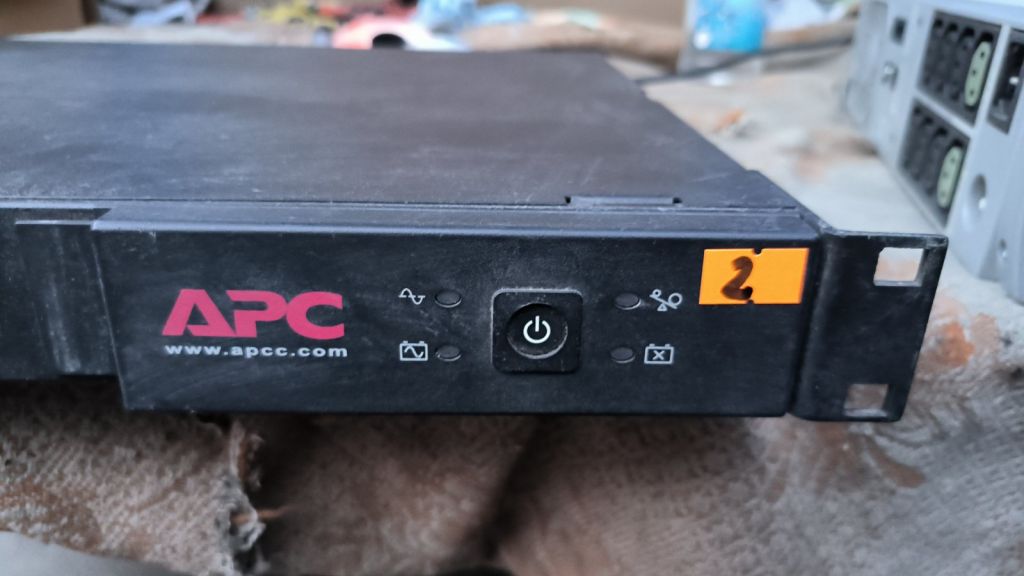 Бесперебійник ДБЖ APC Powerstack 450 ВА 1U    (PS450I) №2 - фото фото фото 1
