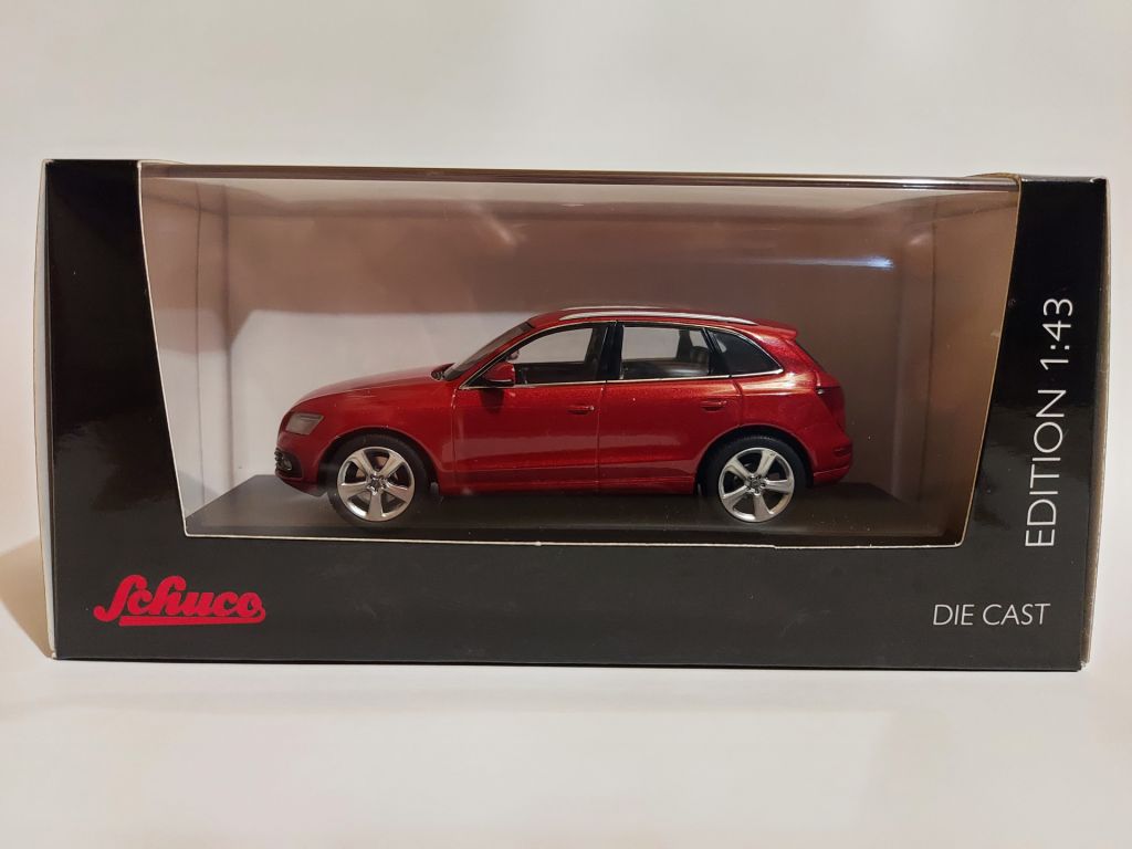 Schuco 1:43 Audi Q5  (2013) redmetallic - фото фото фото 0
