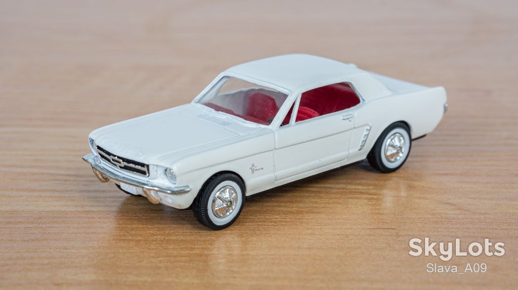 1:43 Ford Mustang 1964 white, ERTL #2586 1988 - фото фото фото 1