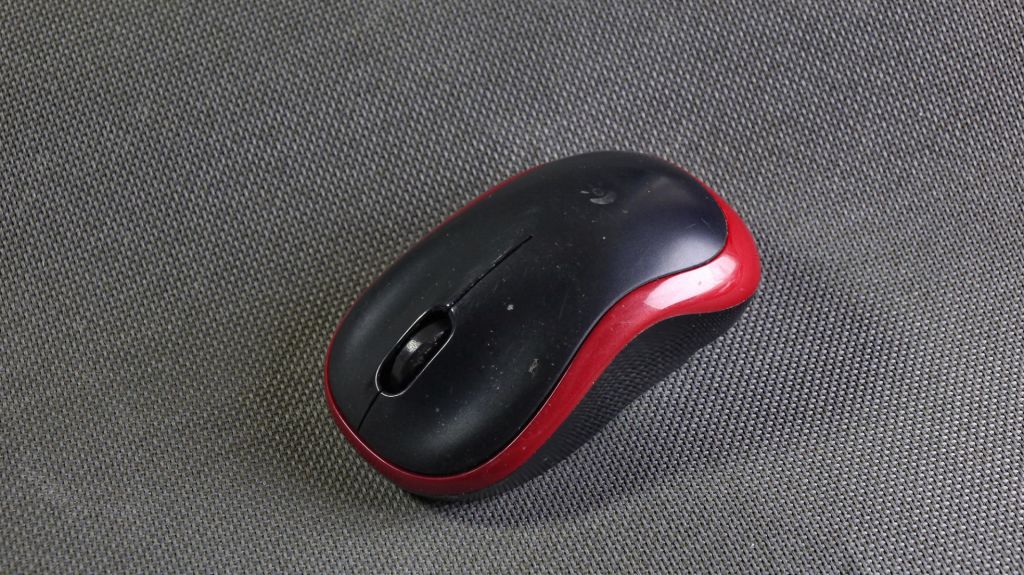 Беспроводная мышь Red #3 Logitech M185 с USB  ресивером Вживане - фото фото фото 0