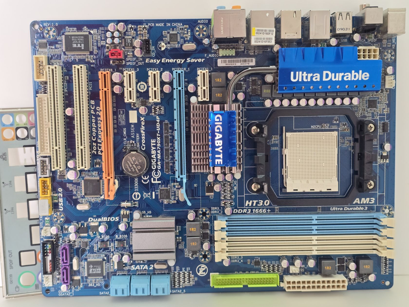 Материнська плата GIGABYTE GA-MA790XT-UD4P  (Socket AM3 ,DDR3,б/у) - фото фото фото 0