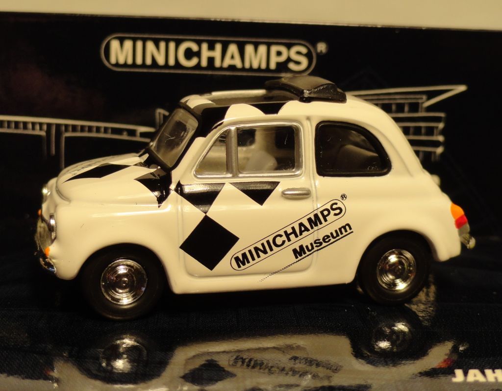 (2115) Minichamps модель авто в масштабе     (1:64) - фото фото фото 4