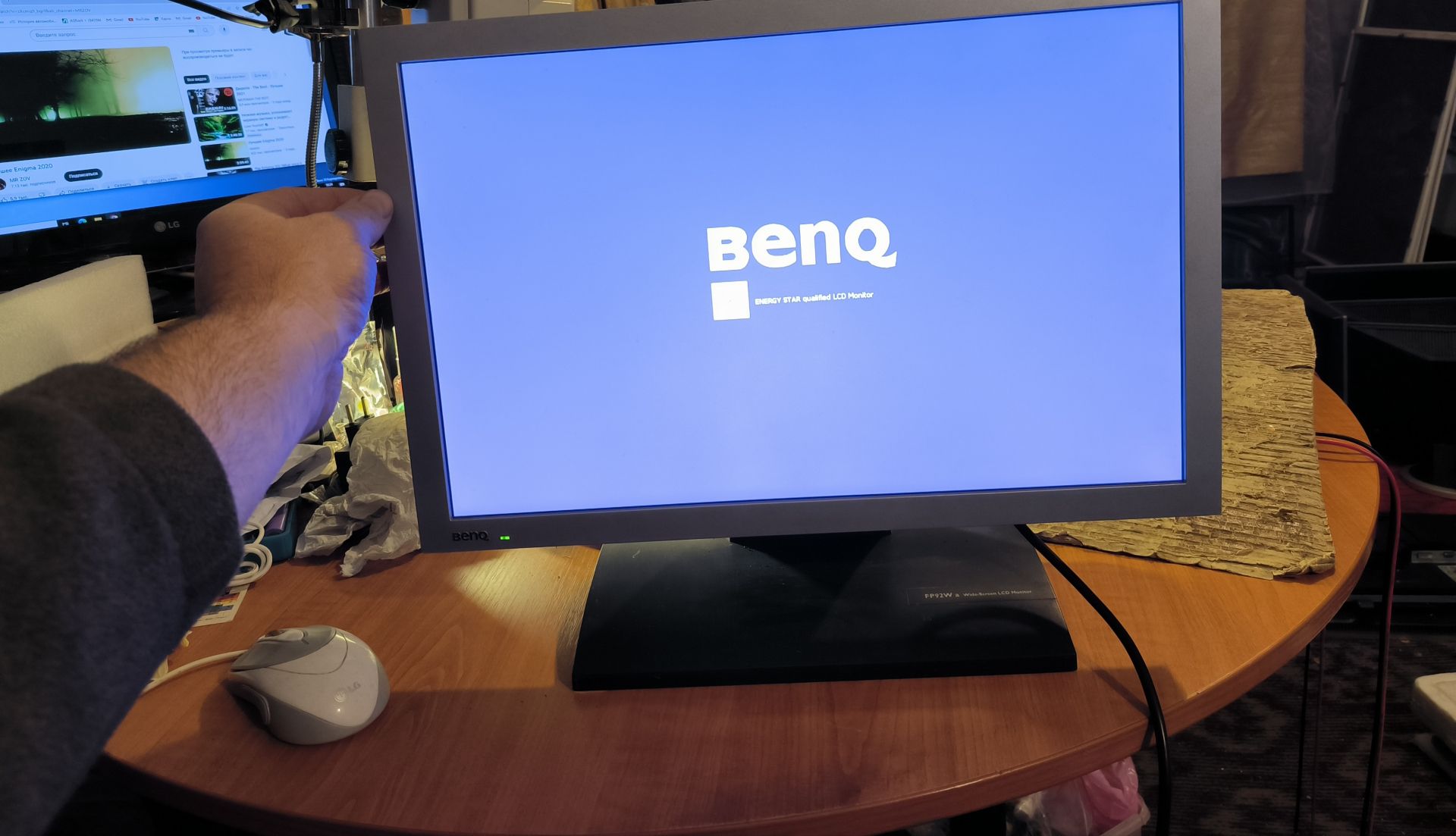 Монитор Benq FP92W , LED, широкоформатный - фото фото фото 1