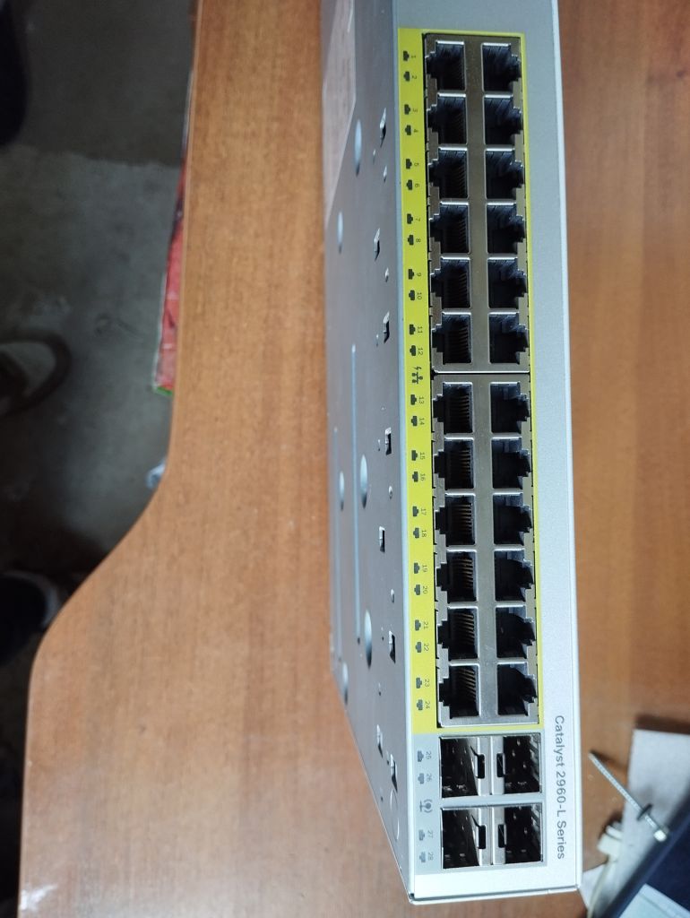 Cisco Catalyst 2960L       (модель WS-C2960L-24PS-LL). - фото фото фото 1