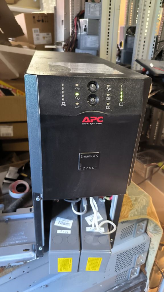 Бесперебійник ДБЖ APC Smart-UPS 2200 SUA2200I №2 - фото фото фото 1