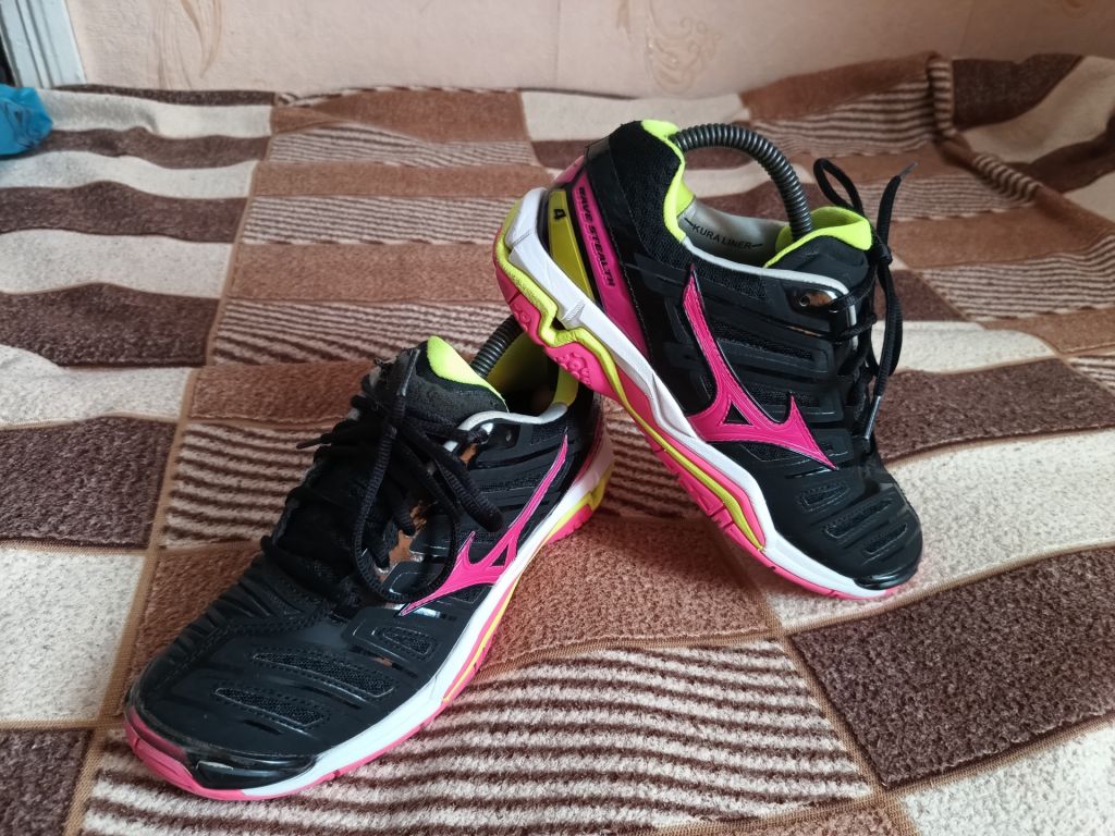 Кросівки Mizuno Wave Stealth 4 - фото фото фото 0