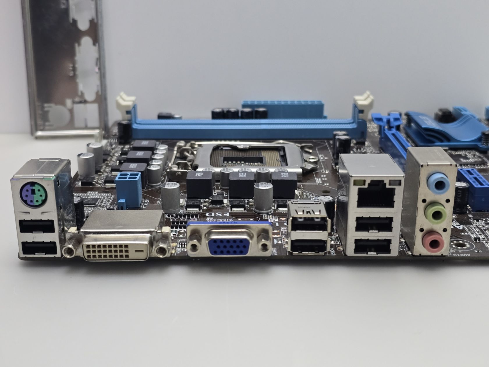 Материнська плата s1155 ASUS P8H61-M LE   (Socket 1155,DDR3,б/у) - фото фото фото 1