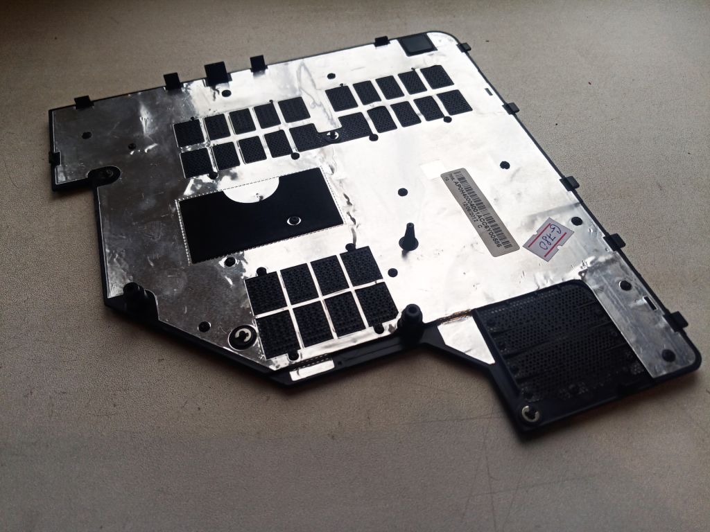 Б/У Сервісна кришка  на Lenovo G780 - фото фото фото 2
