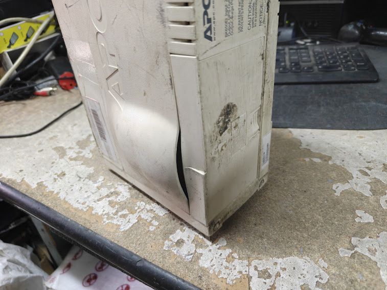 ИБП Бесперебойник UPS 650 VA / ВА APC Back-UPS CS BK650EI № 26290705 - фото фото фото 2